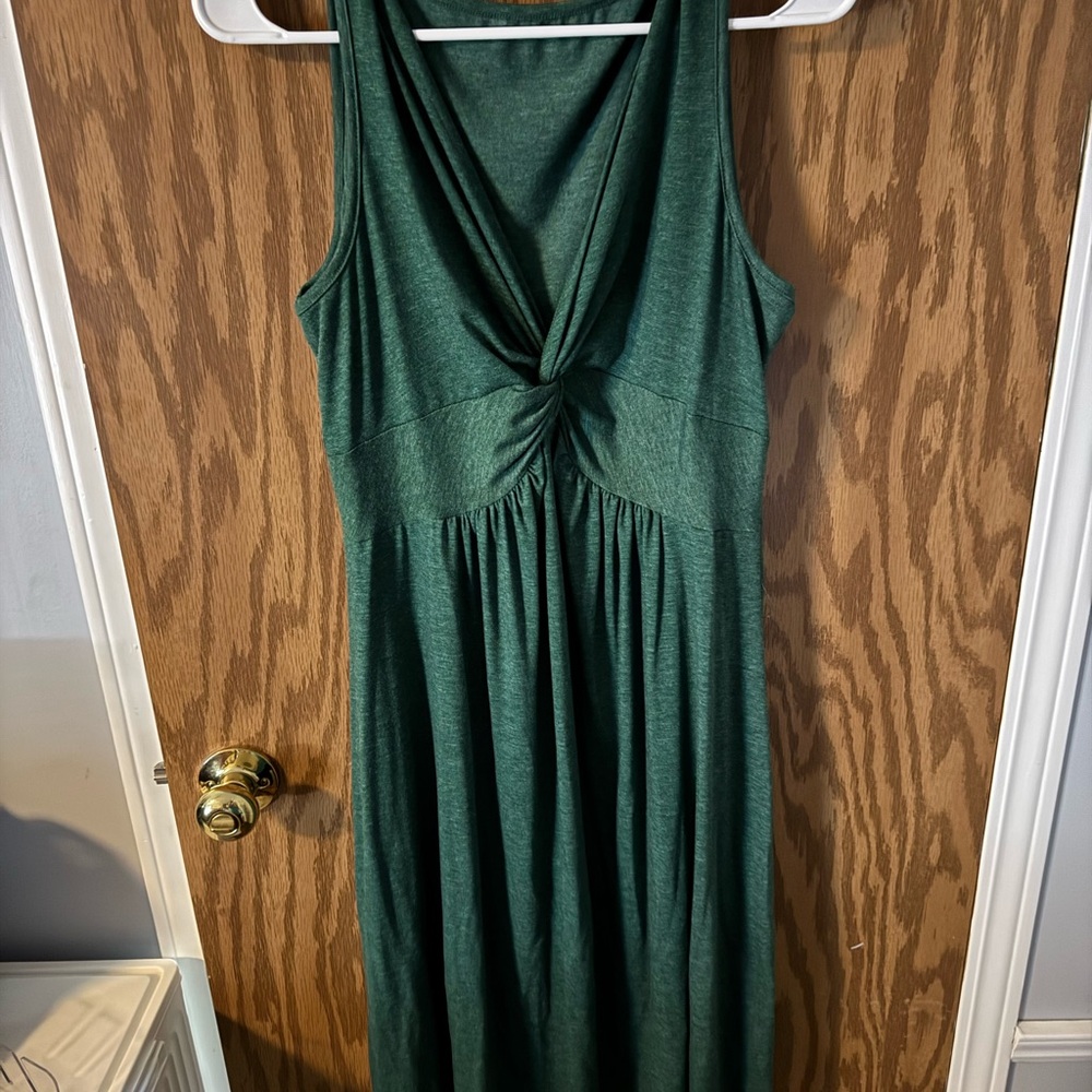 Elegant Green Sleeveless Dress